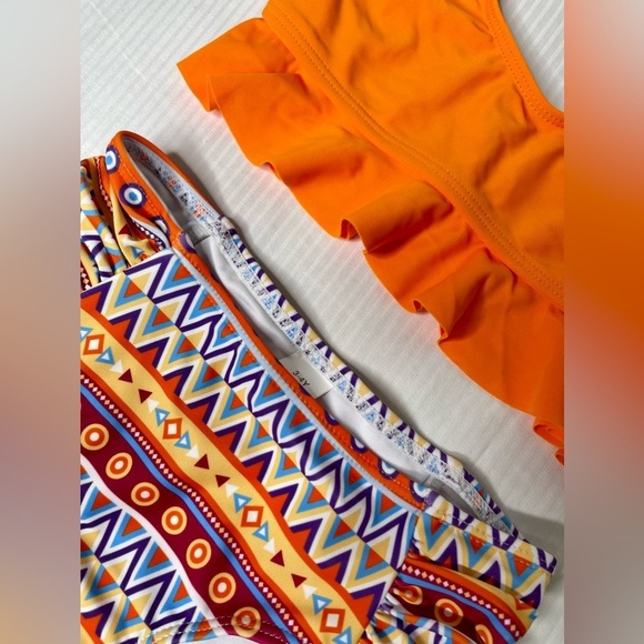 ๐NWT Girls 2 Piece Orange Multi Colored Aztec Ruffle Bikini sz 3/4 - Picture 3 of 10